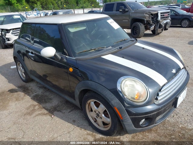 2007 MINI COOPER WMWMF33587TL68666 Photo 0