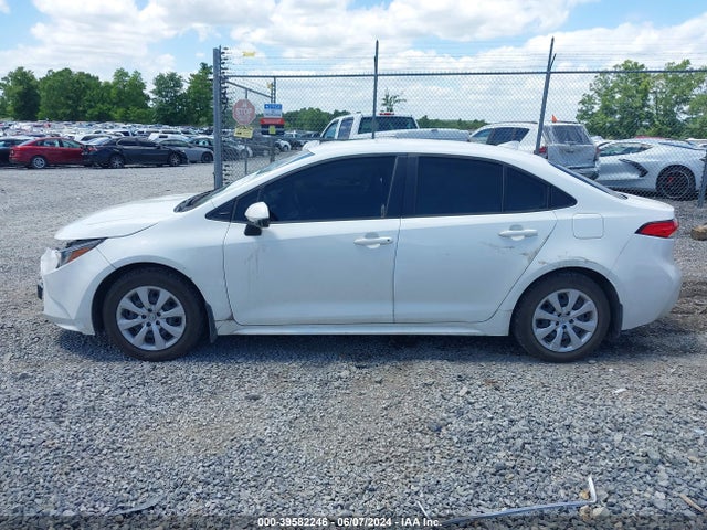Toyota COROLLA LE 2022 JTDEPMAEXN3010821 Image 14