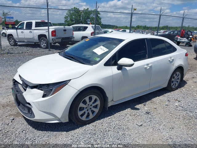 Toyota COROLLA LE 2022 JTDEPMAEXN3010821 Image 2
