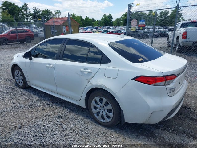 Toyota COROLLA LE 2022 JTDEPMAEXN3010821 Image 3