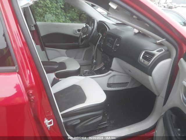 3C4NJCBB0JT495226 Jeep Compass Sun And Wheel Fwd