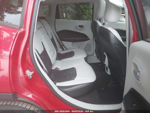 3C4NJCBB0JT495226 Jeep Compass Sun And Wheel Fwd