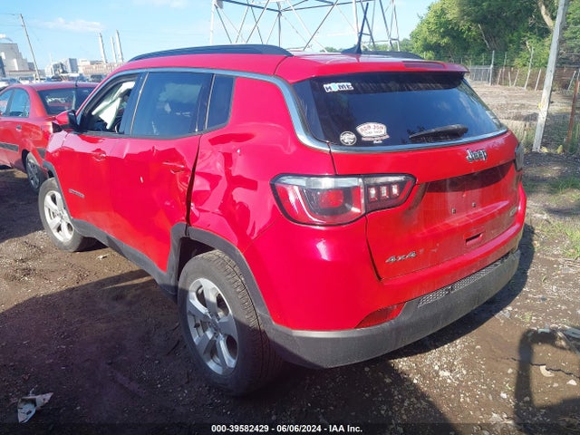 Jeep Compass Latitude 4x4 2018 3C4NJDBB3JT308096 Image 3