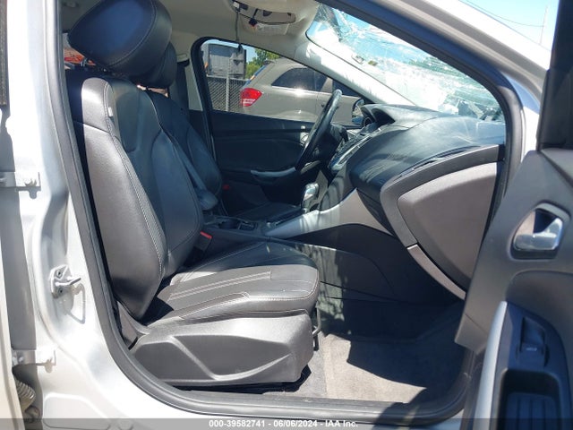 Ford FOCUS SE 2014 1FADP3F23EL229730 Image 5