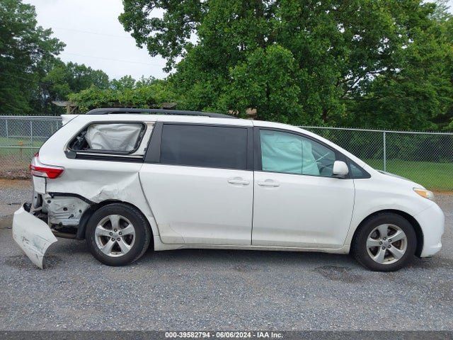 Toyota Sienna Le 8 Passenger 2015 5TDKK3DC7FS684883 Image 14