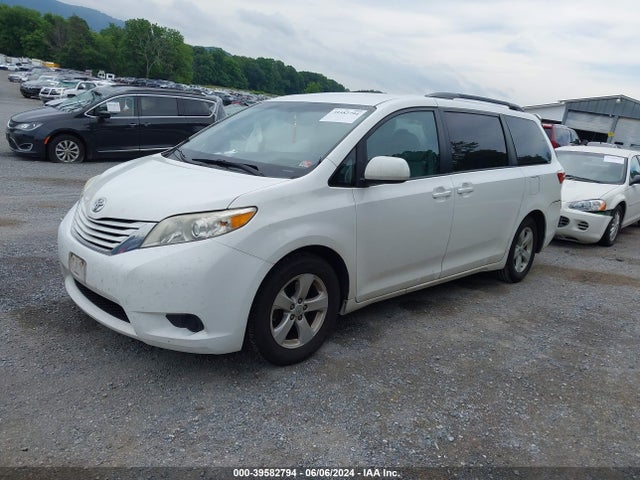 Toyota Sienna Le 8 Passenger 2015 5TDKK3DC7FS684883 Image 2