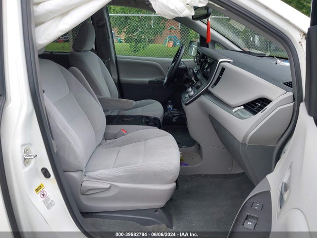 Toyota Sienna Le 8 Passenger 2015 5TDKK3DC7FS684883 Image 5