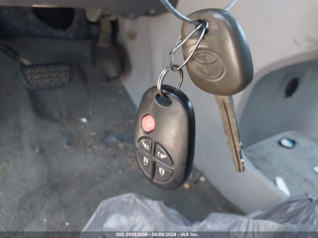 5TDKK3DC9GS717674 Toyota Sienna Le 8 Passenger
