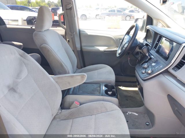 5TDKK3DC9GS717674 Toyota Sienna Le 8 Passenger