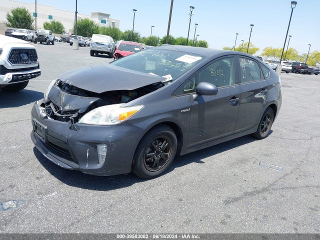 Toyota Prius Three 2014 JTDKN3DU2E1765642 Image 2