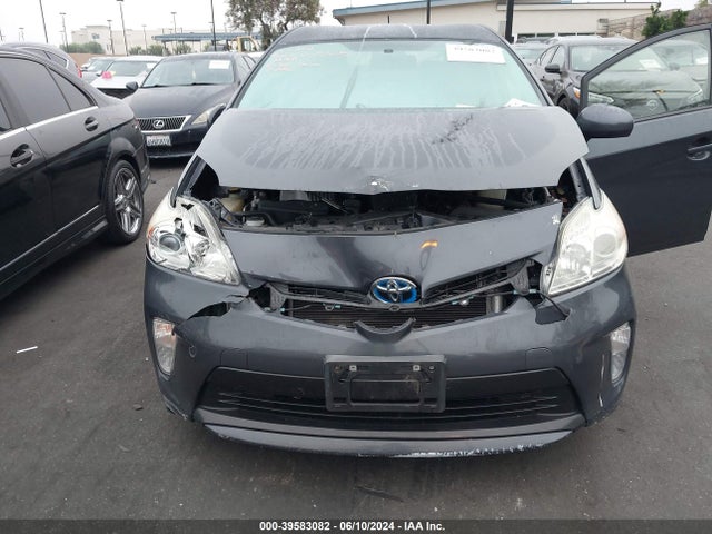 Toyota Prius Three 2014 JTDKN3DU2E1765642 Image 6