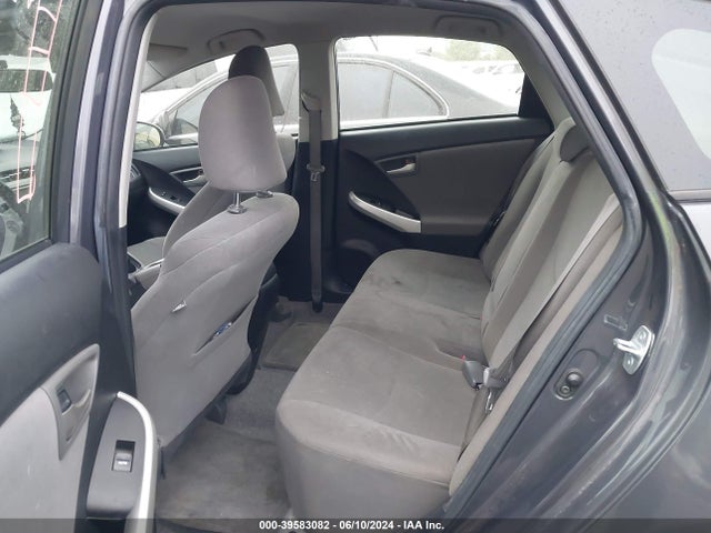 Toyota Prius Three 2014 JTDKN3DU2E1765642 Image 8