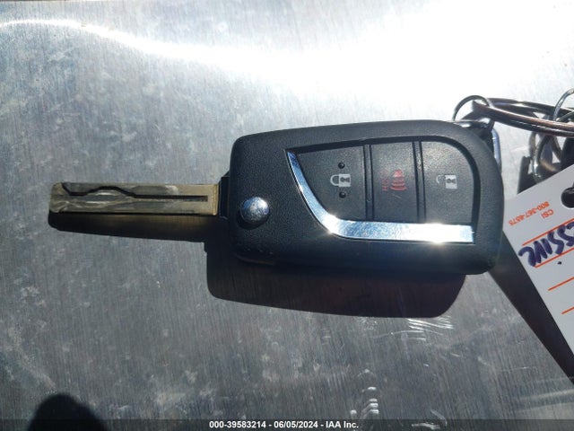 Toyota RAV4 LE 2019 JTMG1RFV7KJ004840 Image 11