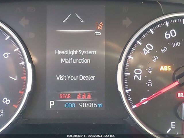 Toyota RAV4 LE 2019 JTMG1RFV7KJ004840 Image 15