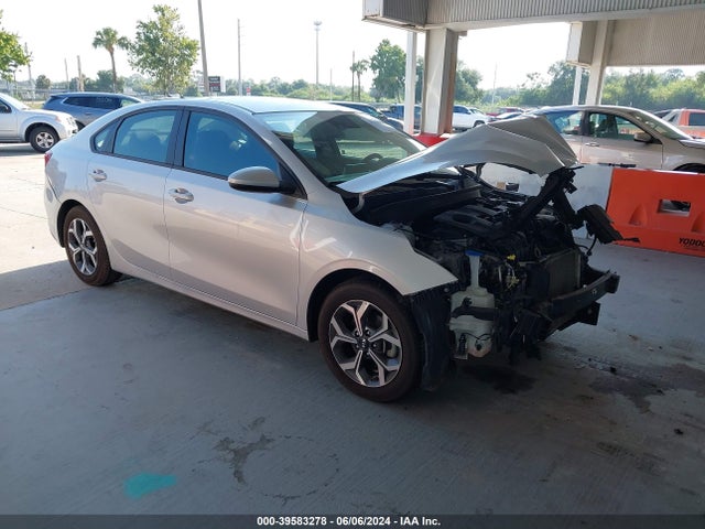 2019 3KPF24AD7KE117212 main image