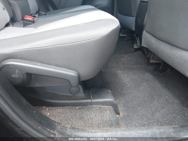 Toyota RAV4 LE 2015 2T3BFREVXFW242900 Image 8