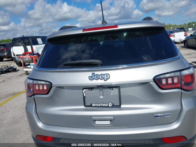 3C4NJCBB4KT652242 Jeep Compass Latitude Fwd