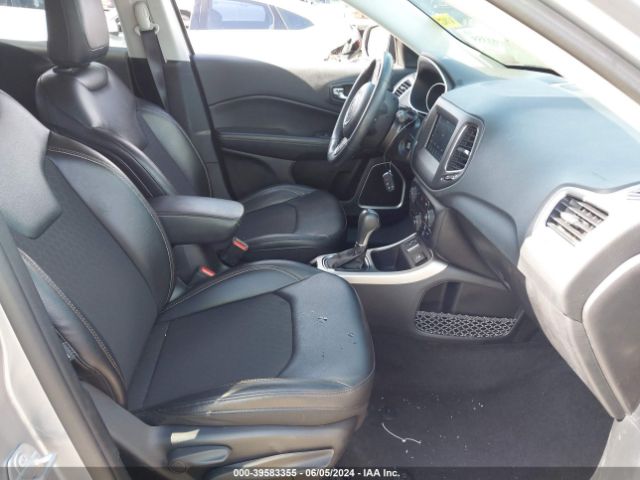 3C4NJCBB4KT652242 Jeep Compass Latitude Fwd