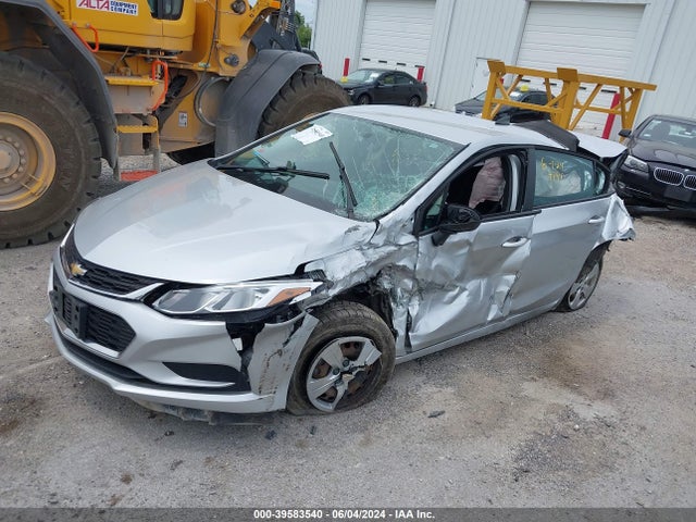 Chevrolet Cruze Ls Manual 2018 1G1BB5SM9J7113124 Image 2