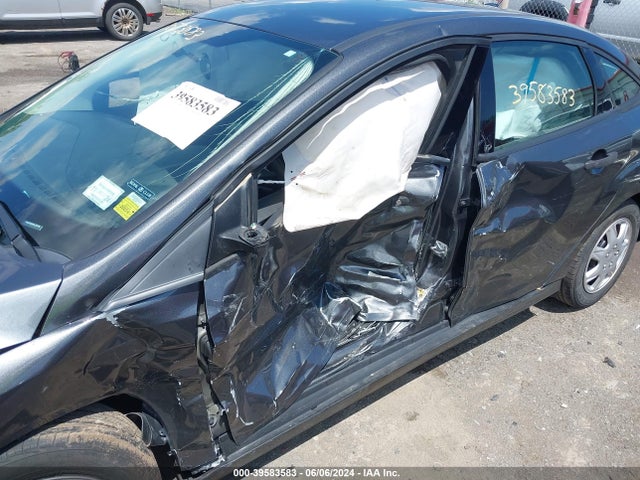 Ford FOCUS S 2017 1FADP3E20HL323196 Image 6