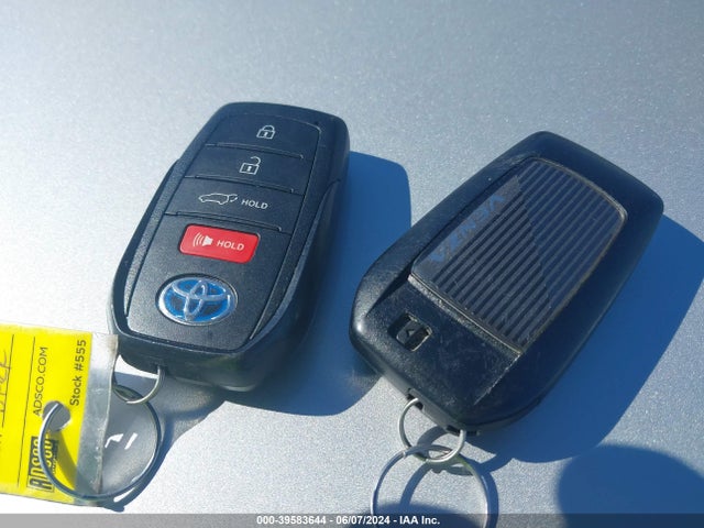 Toyota Venza Limited 2021 JTEAAAAH9MJ051018 Image 11