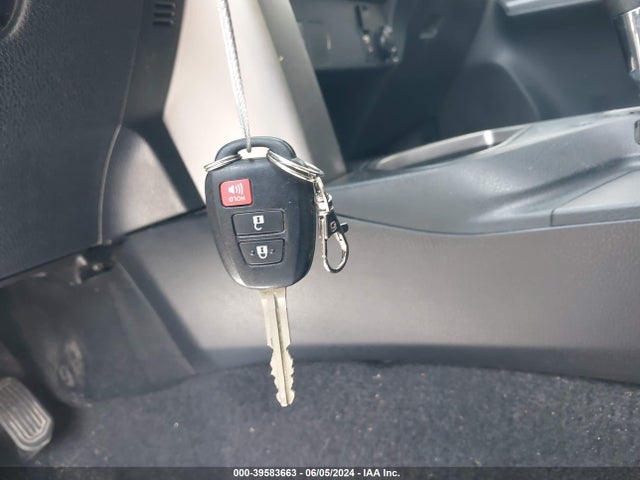 Toyota RAV4 LE 2017 JTMZFREV7HJ147310 Image 11