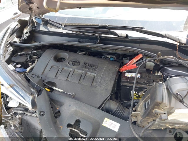 Toyota C-HR XLE 2019 NMTKHMBX2KR082993 Image 10