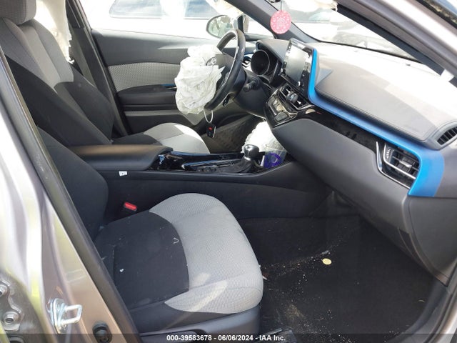 Toyota C-HR XLE 2019 NMTKHMBX2KR082993 Image 5