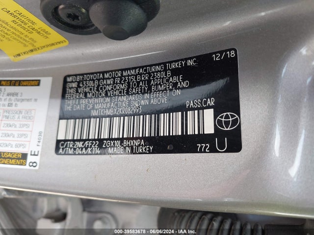 Toyota C-HR XLE 2019 NMTKHMBX2KR082993 Image 9