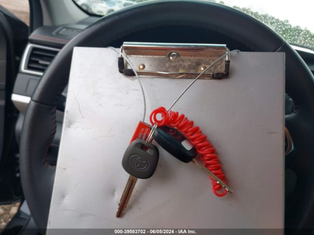 4T1BF1FK5HU292850 Toyota CAMRY SE