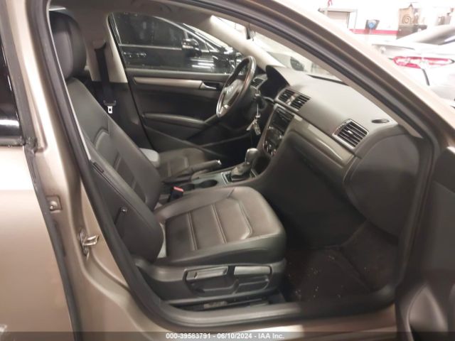 1VWAT7A34FC077066 Volkswagen Passat 1.8t Wolfsburg Edition