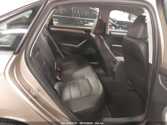 1VWAT7A34FC077066 Volkswagen Passat 1.8t Wolfsburg Edition
