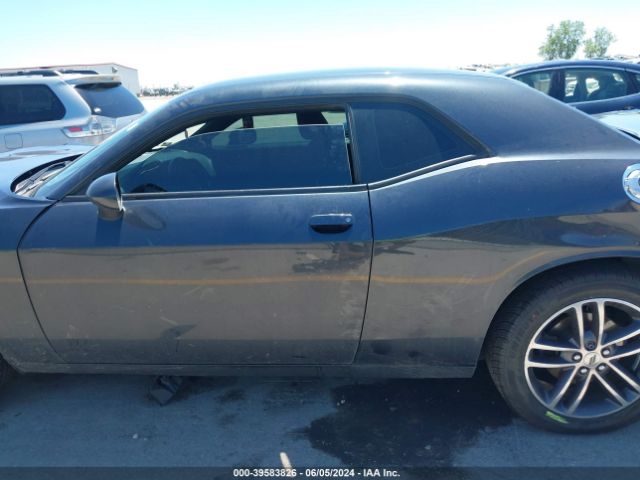 2C3CDZGG8KH705365 Dodge Challenger Sxt Awd