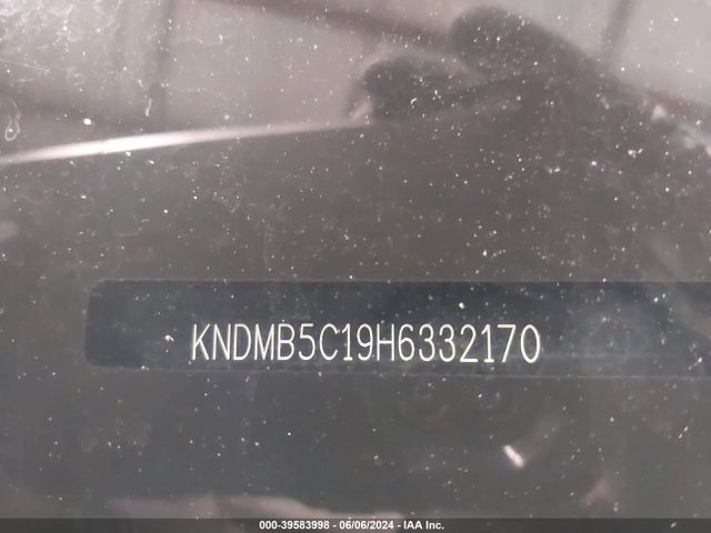 KIA SEDONA LX 2017 KNDMB5C19H6332170 Image 17
