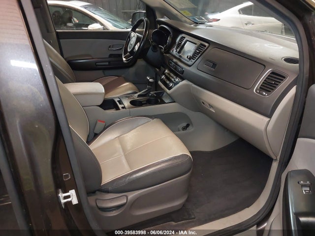 KIA SEDONA LX 2017 KNDMB5C19H6332170 Image 5