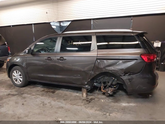 KIA SEDONA LX 2017 KNDMB5C19H6332170 Image 6