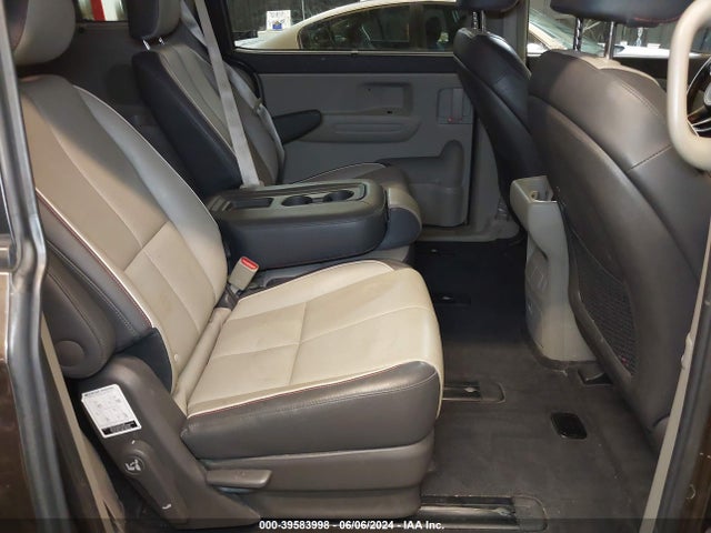 KIA SEDONA LX 2017 KNDMB5C19H6332170 Image 8