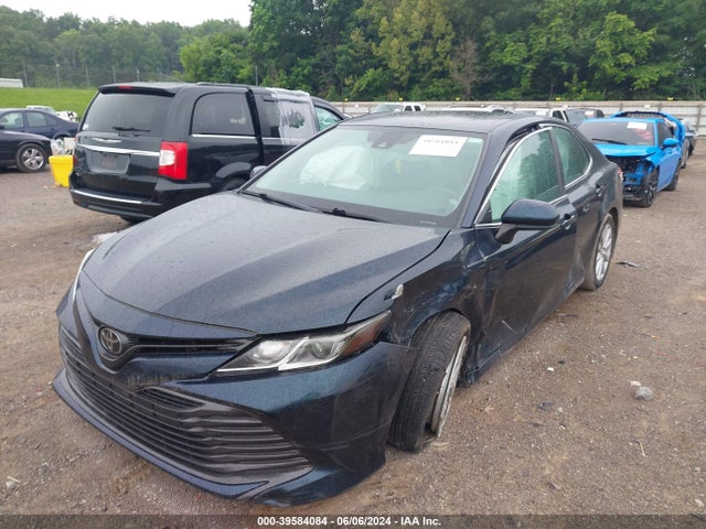 Toyota CAMRY LE 2019 4T1B11HK8KU814826 Image 2