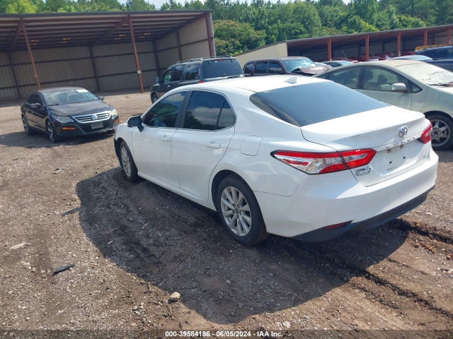 Toyota CAMRY LE 2020 4T1C11AK3LU399527 Image 3