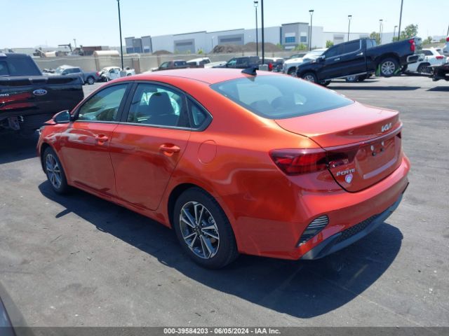 3KPF24AD8PE597932 KIA Forte Lxs