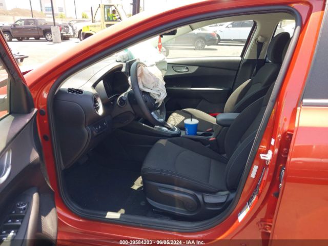 3KPF24AD8PE597932 KIA Forte Lxs