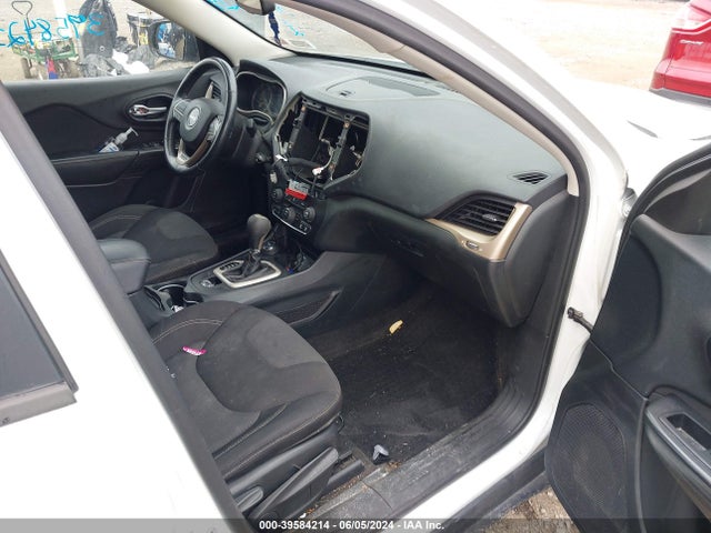 1C4PJMCB0FW746292 Jeep Cherokee Latitude Altitude