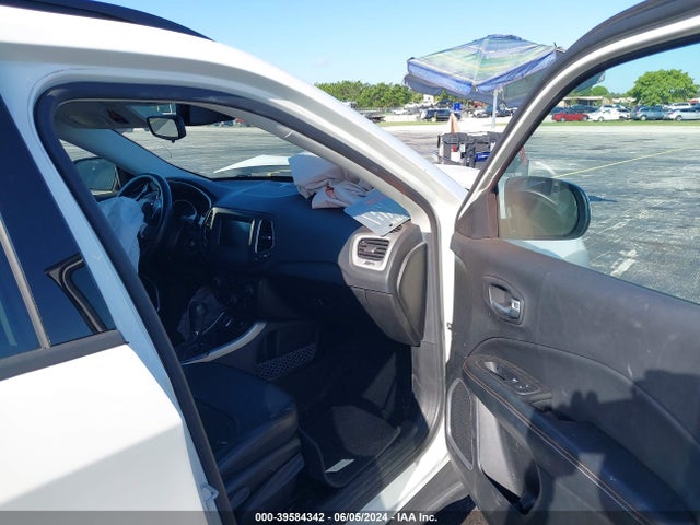 3C4NJCBB2MT505159 Jeep Compass Latitude Fwd