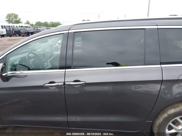 2C4RC1BG2MR565750 Chrysler Pacifica Touring L