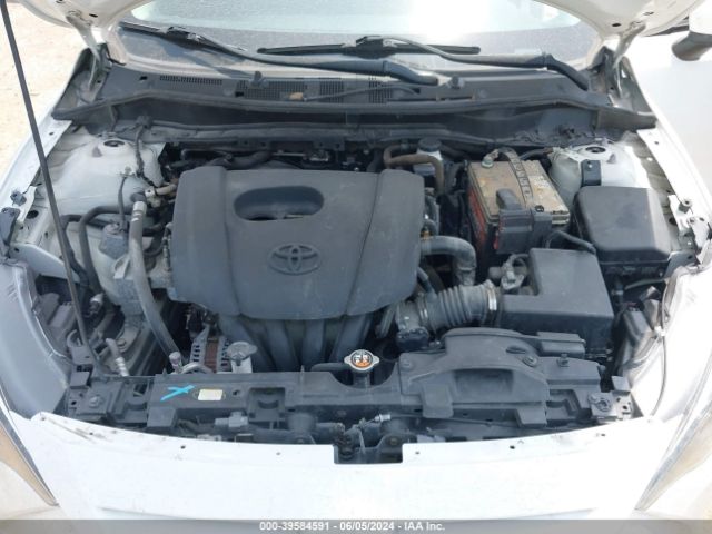 3MYDLBJV5LY701434 Toyota YARIS LE