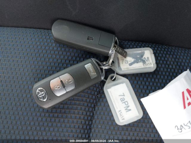 3MYDLBJV5LY701434 Toyota YARIS LE