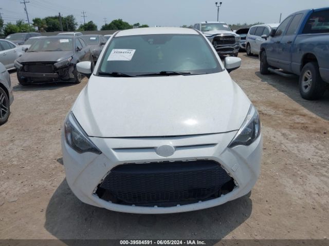 3MYDLBJV5LY701434 Toyota YARIS LE