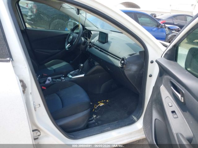 3MYDLBJV5LY701434 Toyota YARIS LE