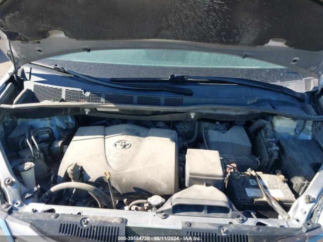 5TDYZ3DC9HS828667 Toyota Sienna Xle 8 Passenger