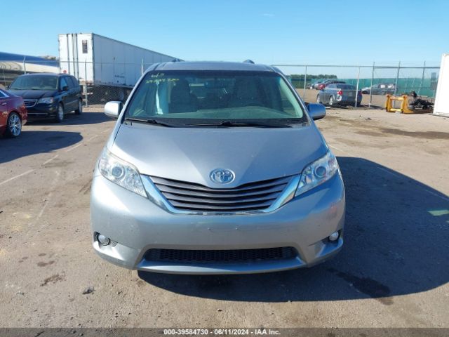 5TDYZ3DC9HS828667 Toyota Sienna Xle 8 Passenger